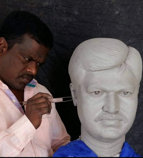 Bodasu statues