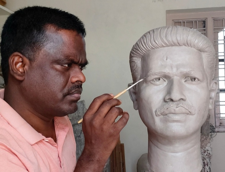 Bodasu statues