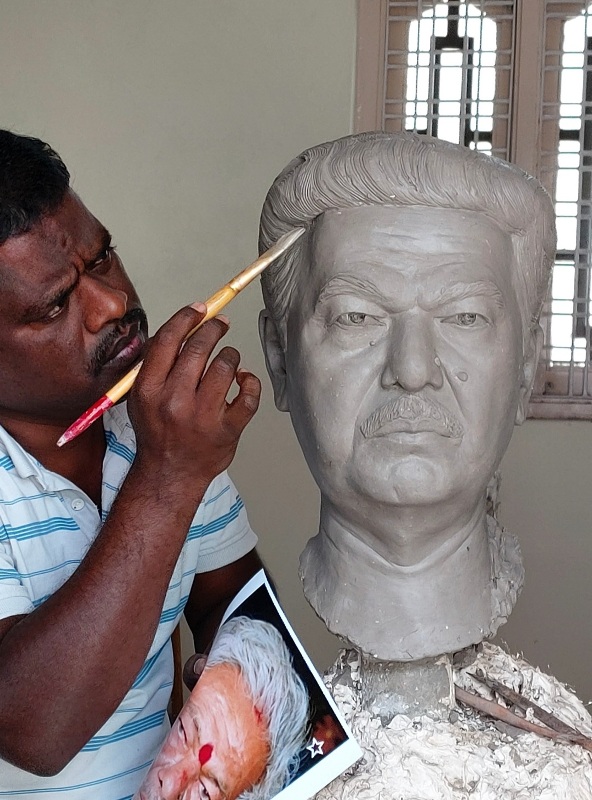 Bodasu statues