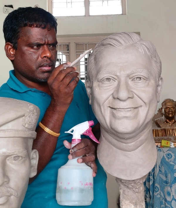 Bodasu statues