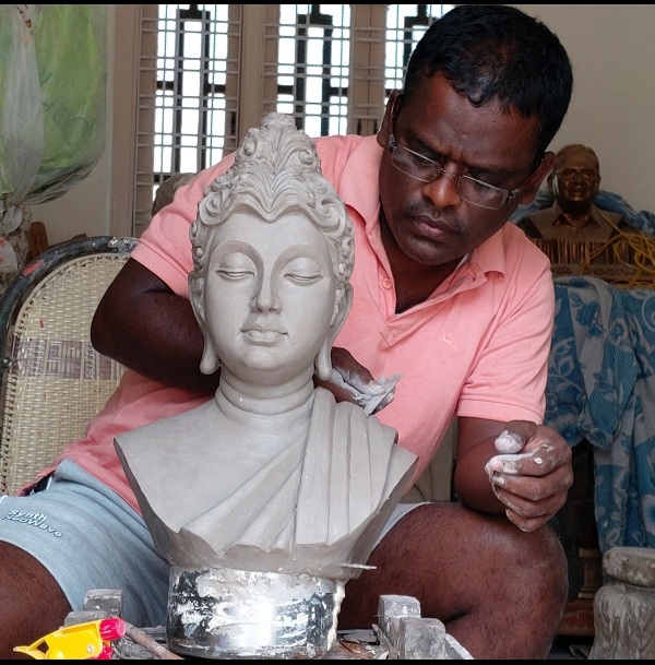 Bodasu statues