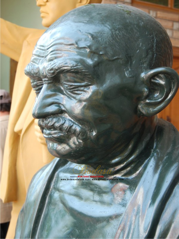 Bodasu statues