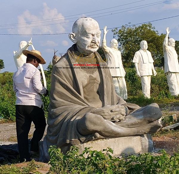 Bodasu statues