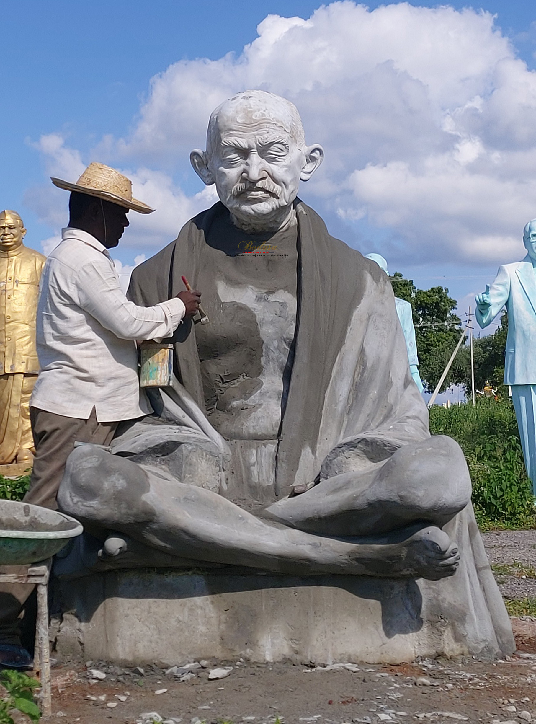 Bodasu statues