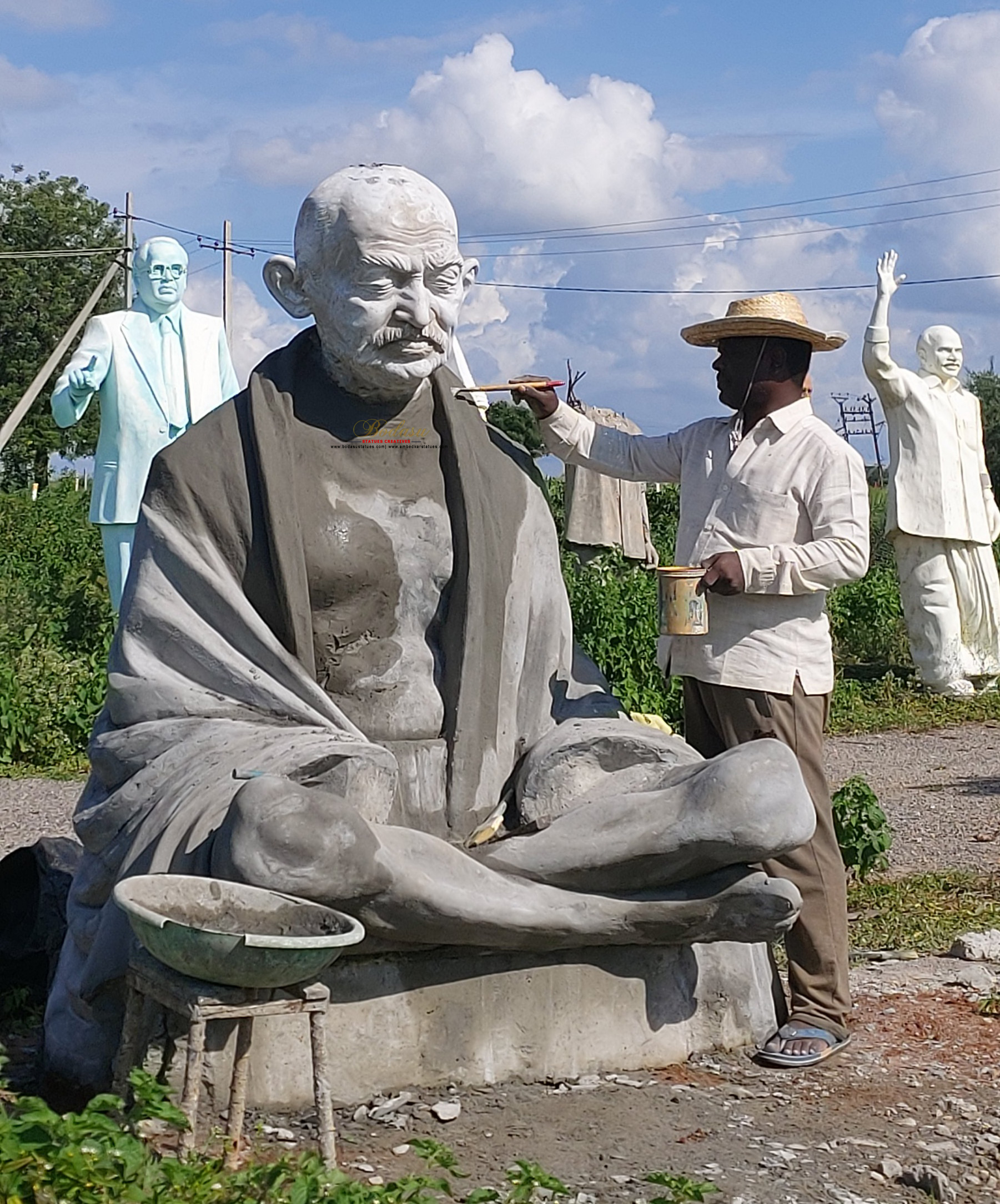 Bodasu statues