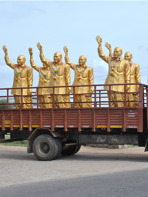 Bodasu statues